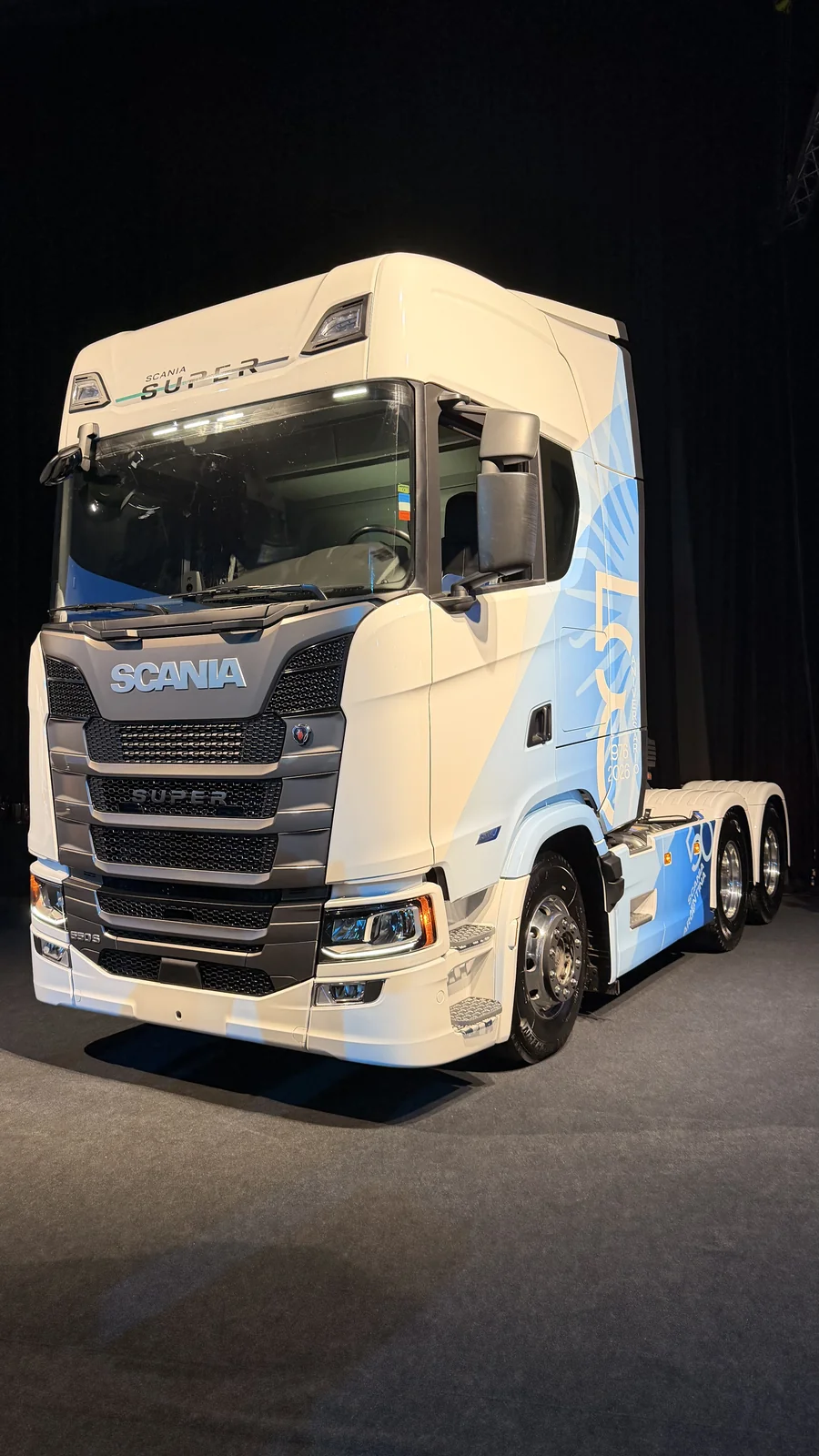 Scania 550S Super 2026 — Unidad aniversario